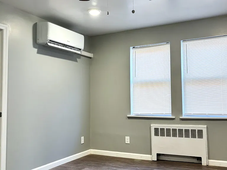 21-14 29th Ave #2F — Photo 3