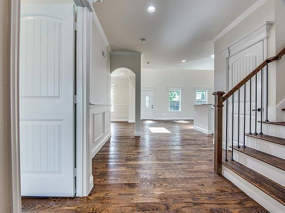 5th image of 1007 S Irving Heights Dr