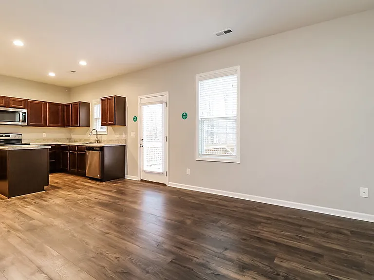 155 Oakdale Ave — Photo 4