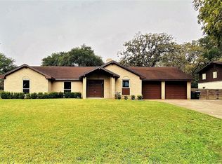 130 Saint Paul Dr, Columbus, TX 78934