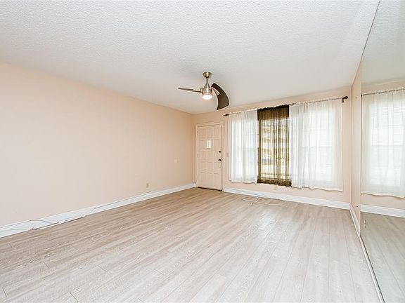 5th image of 2459 Franciscan Dr APT 21