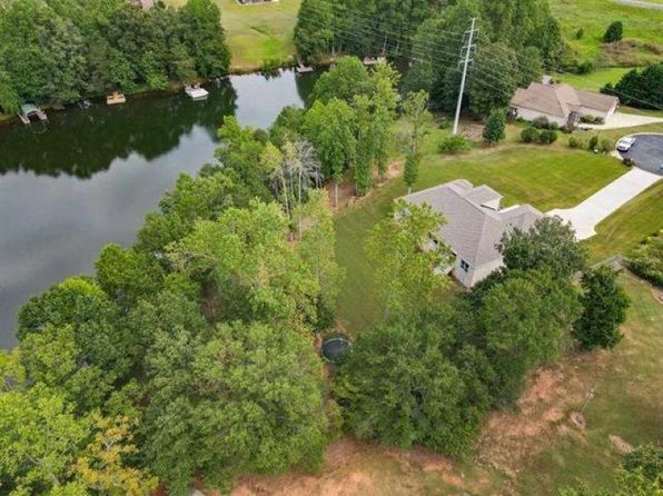 217 Aqua Cove Ct, Inman, SC 29349