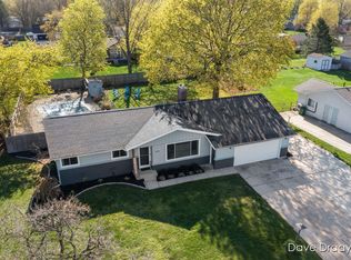 8198 Crestview Ave, Jenison, MI 49428