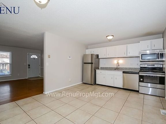 3rd image of 2260 Central Parkway Dr