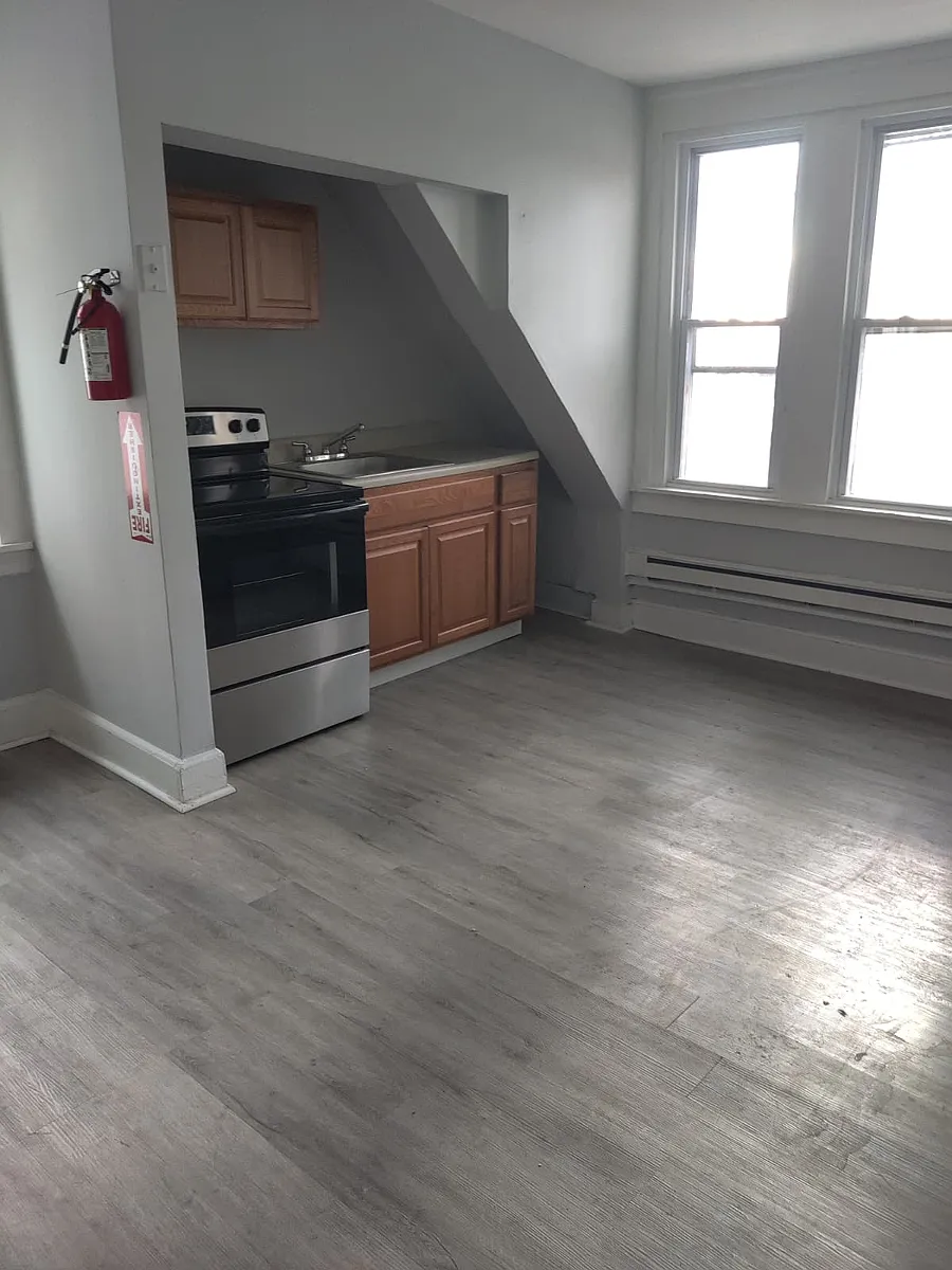 Building Photo - 129 E Roosevelt Blvd #2