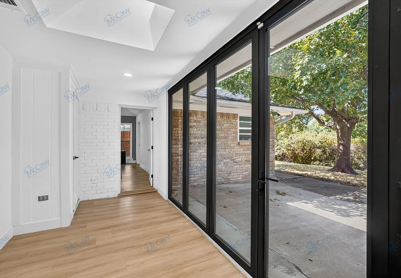 4 bed, 3.0 bath, 2813 sqft, $3,800 — Photo 3