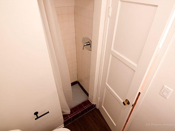 5th image of 4371 Sunset Dr #4371