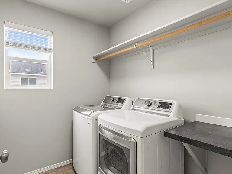 16888 Courtney Way — Photo 32