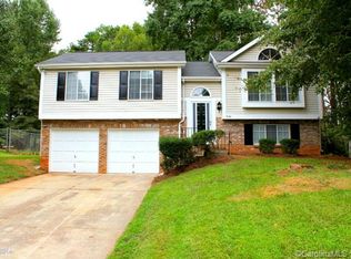 9100 Touchstone Ln, Charlotte, NC 28227
