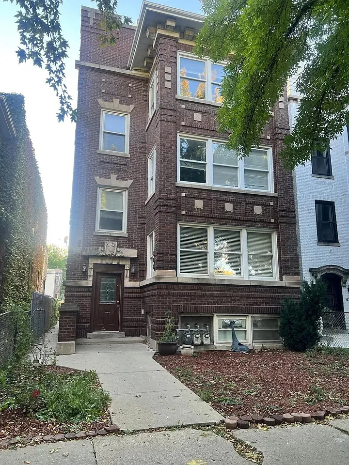 3 bed, 1200 sqft, $2,600 — Photo 1