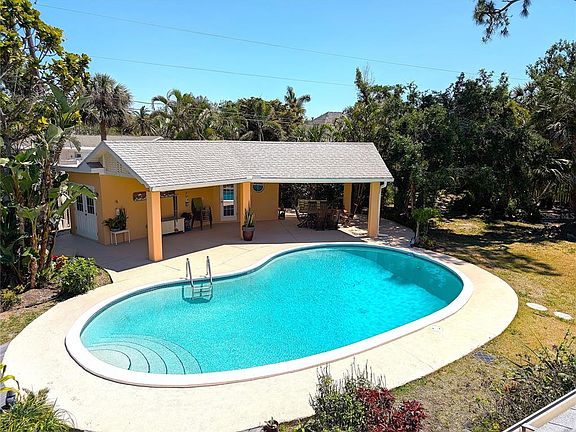 2nd image of 337 Harbor Dr S