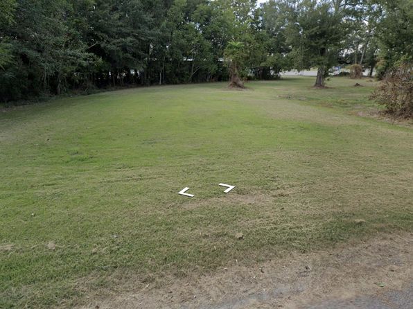 415 Church Ave, Diberville, MS 39540