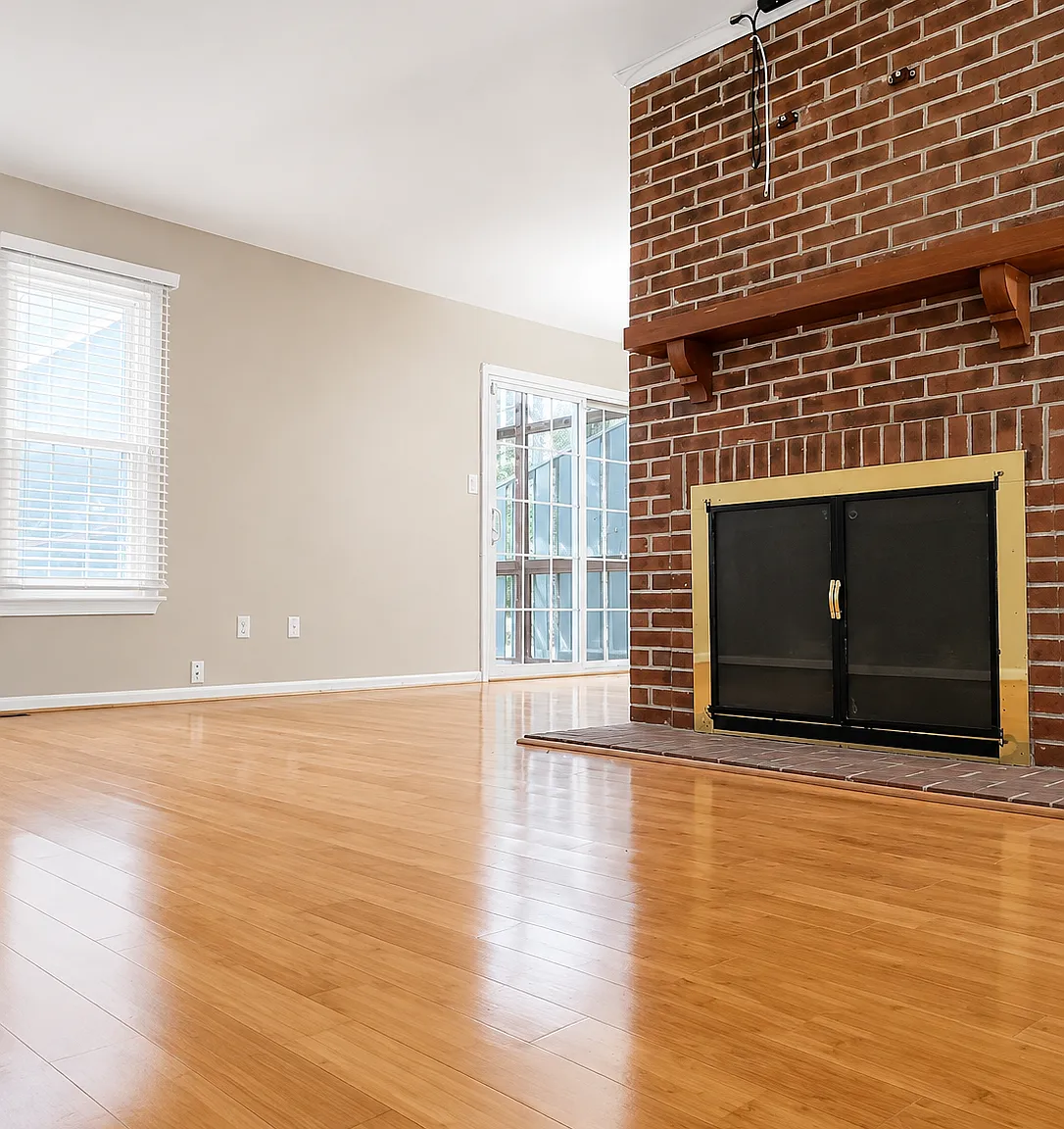 3 bed, 2.5 bath, 1400 sqft, $2,100 — Photo 3