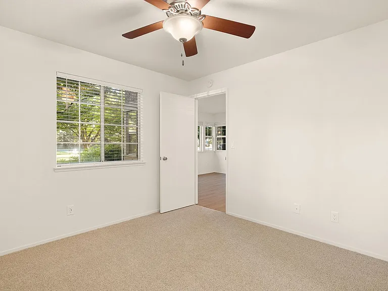 1661 Forest Avenue Apartments — Photo 57