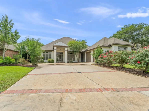 231 Grand Lakes Dr, Baton Rouge, LA 70810