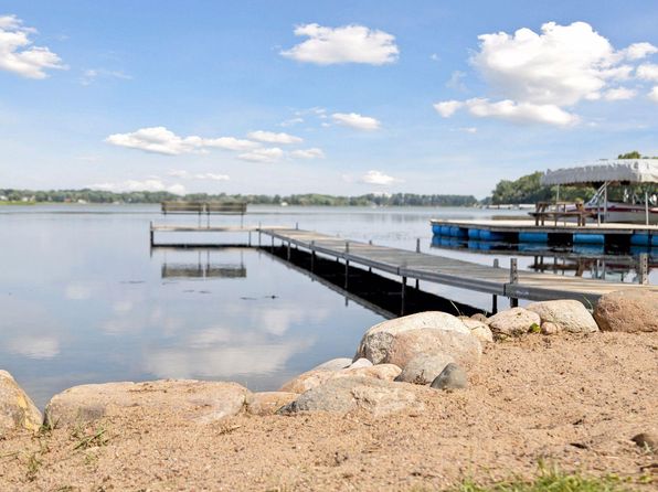 6203 Eagle Lake Dr, Osseo, MN 55369