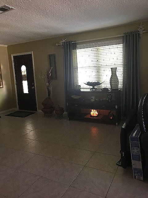 1st image of 120 Darrow Dr