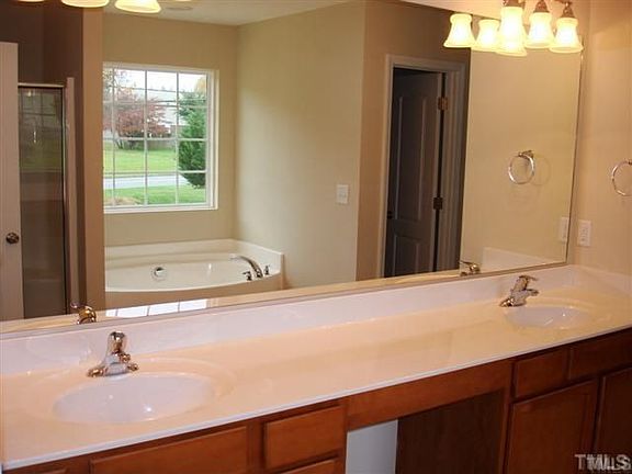 3rd image of 1105 Southwind Ct
