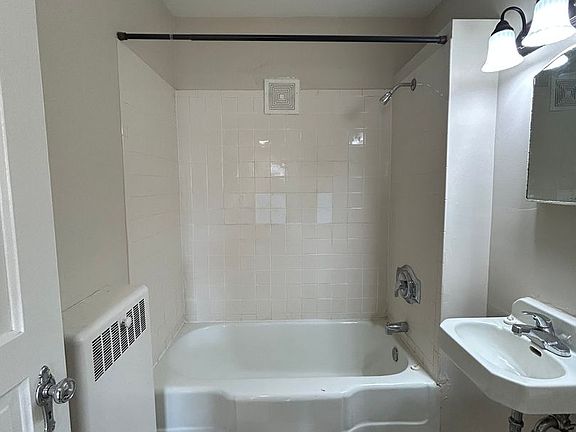 4th image of 3127 Chicago St #227