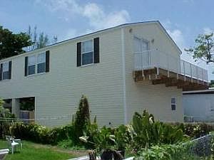 1st image of 18 Palm Dr