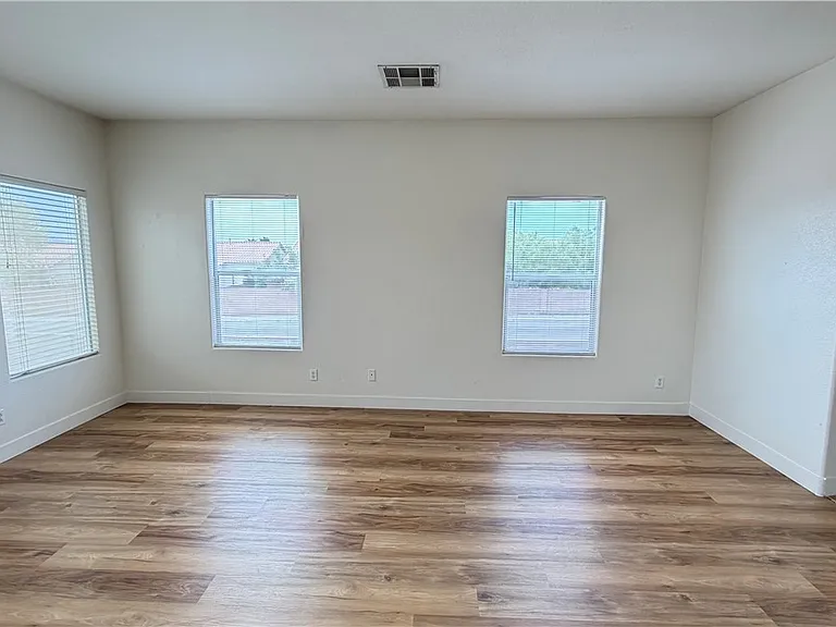7423 Hawk Shadow Ave — Photo 7