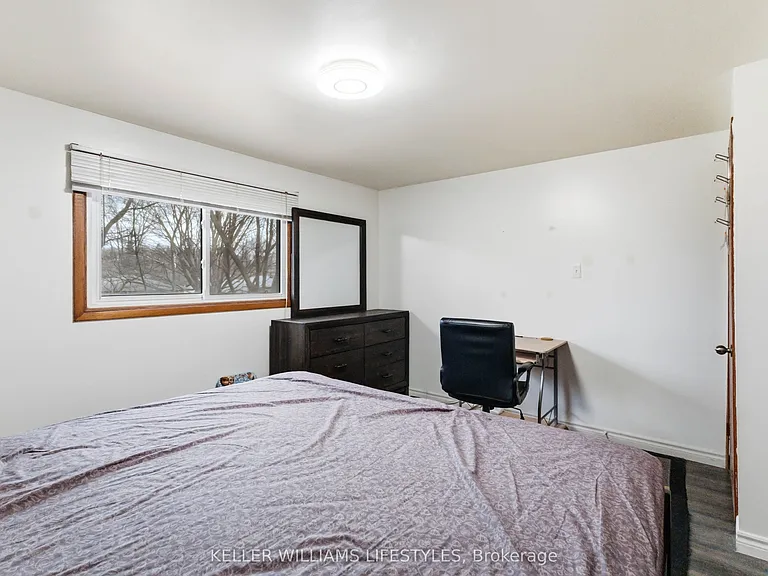 156 Paperbirch Cres — Photo 17