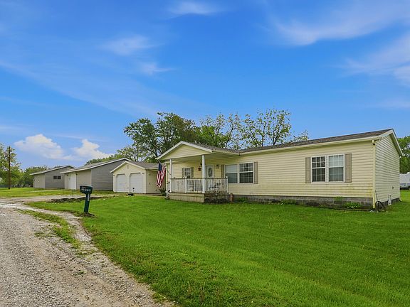 3rd image of 1050 County Road 1218