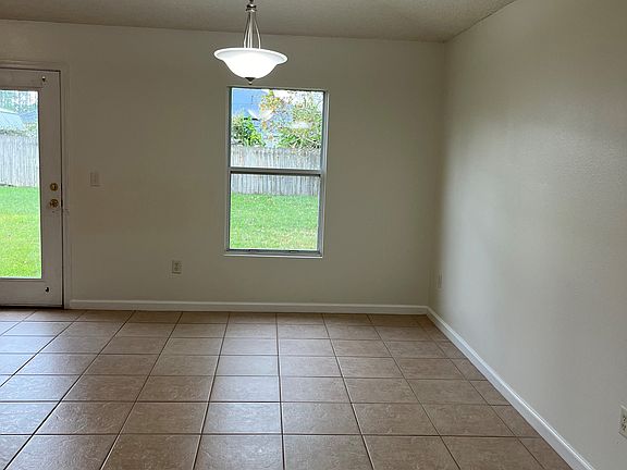 4th image of 22 Round Mill Ln
