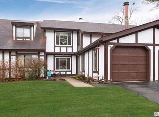 58 Crystal Rock Ct, Middle Island, NY 11953