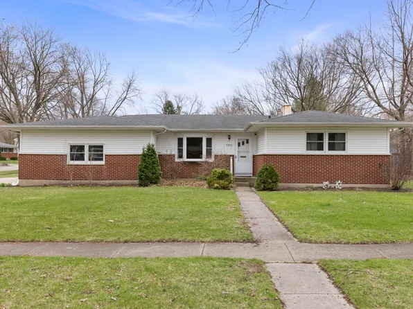 1501 Evergreen St, St Charles, IL 60174