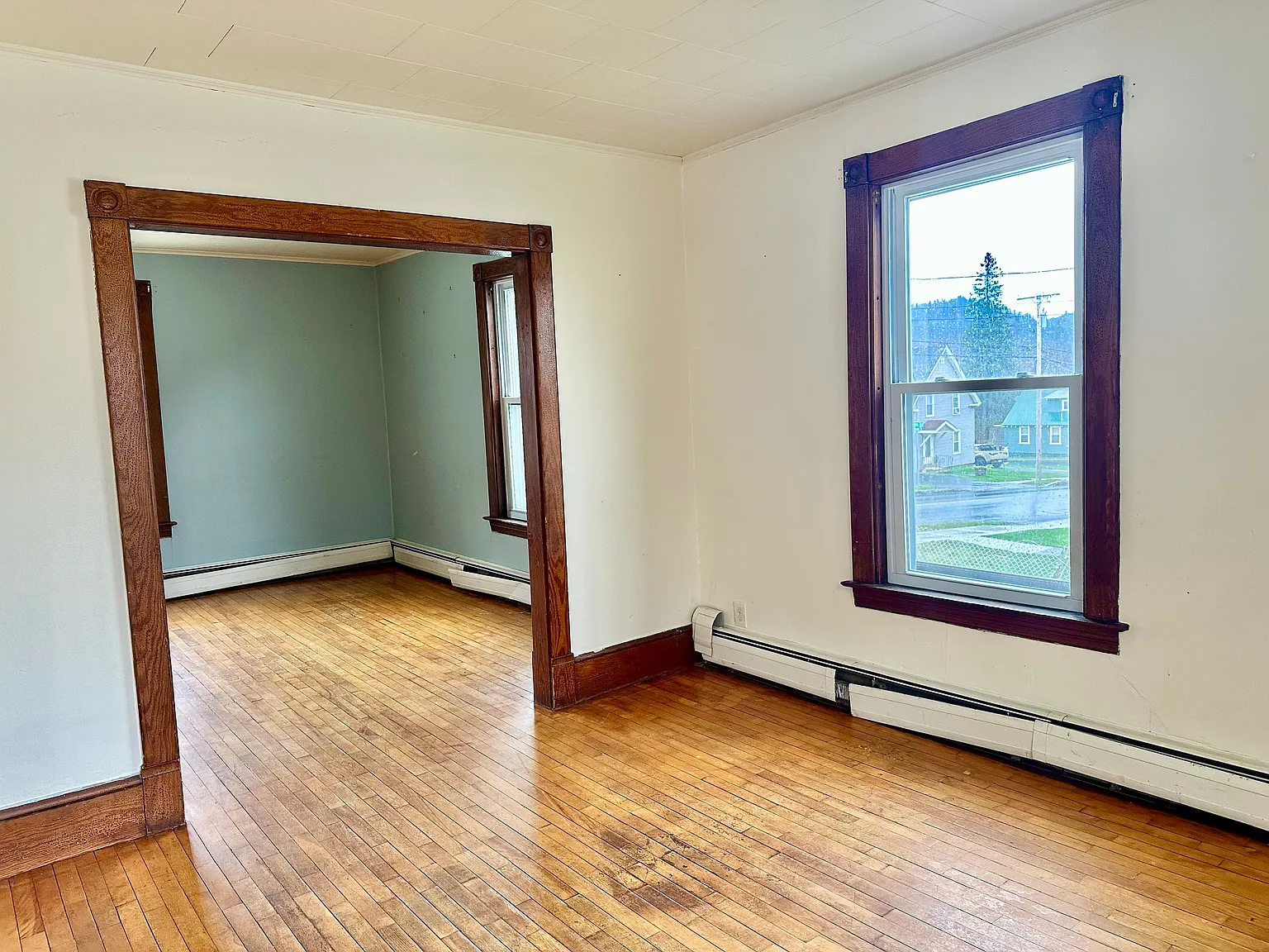 4 bed, 1250 sqft, $1,600 — Photo 1