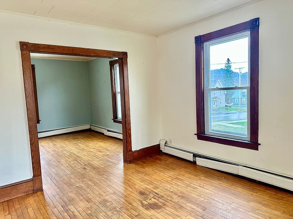 229 Pleasant St #2
