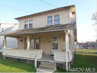 2nd image of 611 Olive St