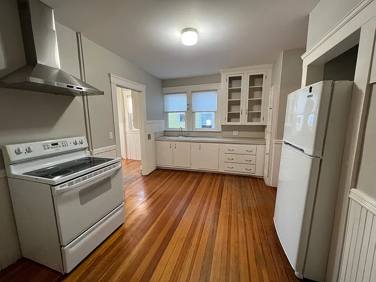 97 Carrington Ave — Photo 3