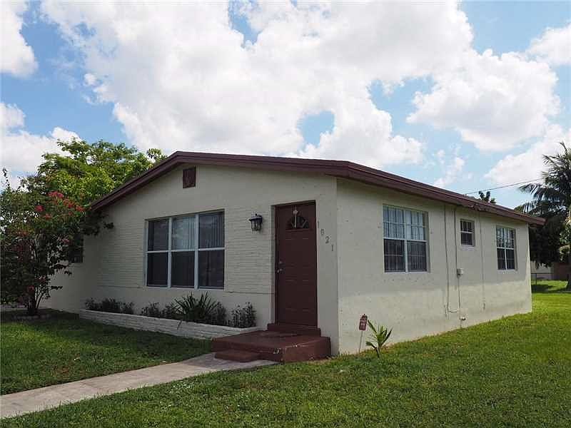 1st image of 1021 N 58th Ave
