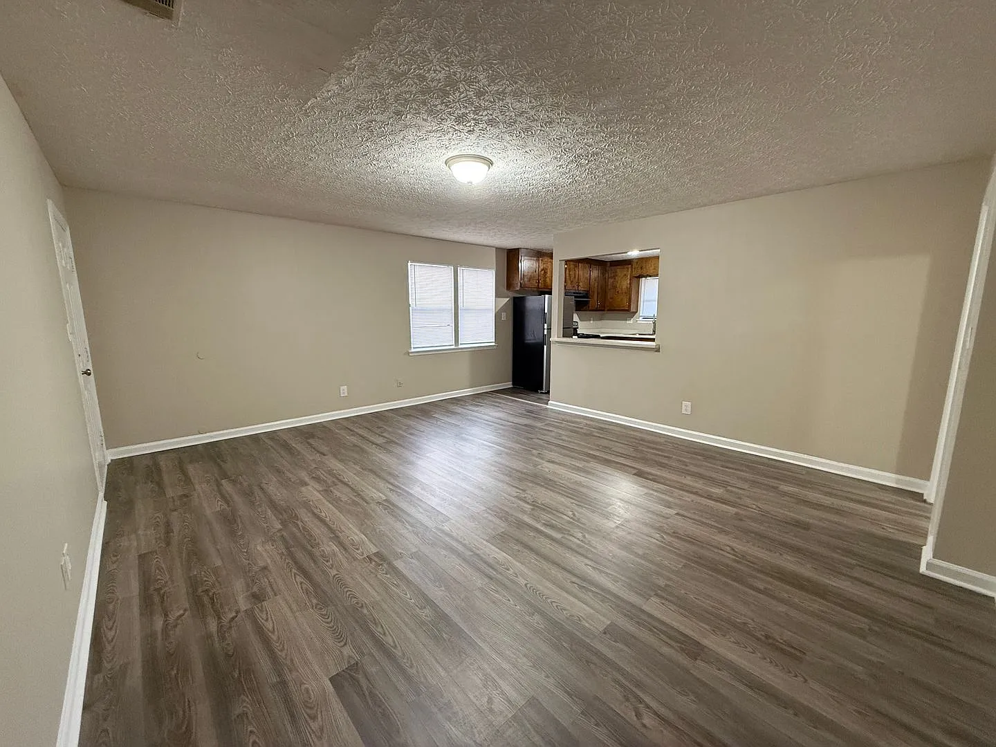 2071/2073 Cantrell Ln — Photo 3