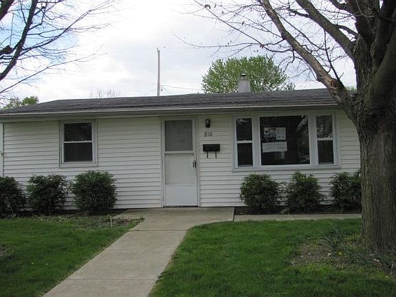 2nd image of 810 Blaine Ave