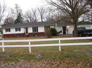 5106 Franklin St, Sesser, IL 62884