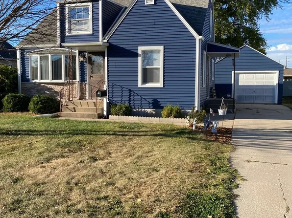 411 Garfield Ave, La Salle, IL 61301