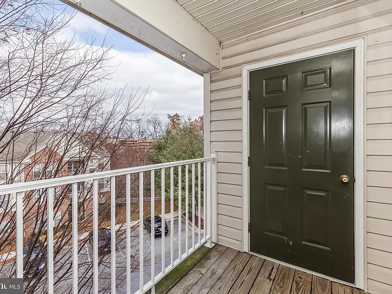 3033 Hunting Ridge Dr — Photo 13