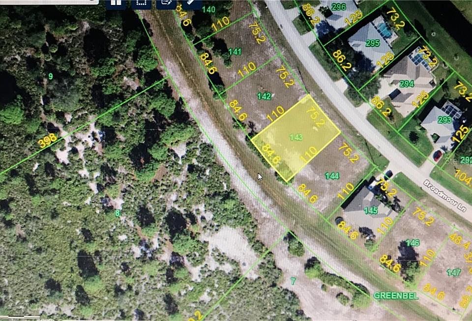 1st image of 139 Broadmoor Ln