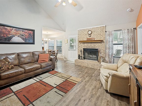 4th image of 1409 Lincolnshire Way