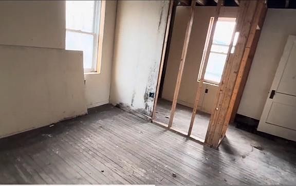 4th image of 1602 Woodmont Ave