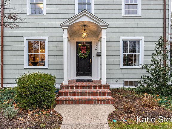 2nd image of 2330 Argentina Dr SE