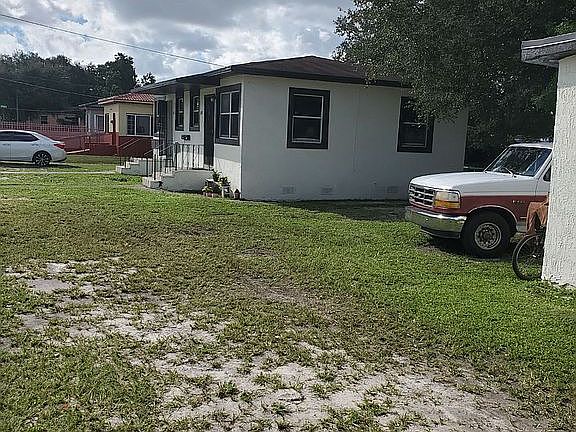 4th image of 2400 NW 61st St