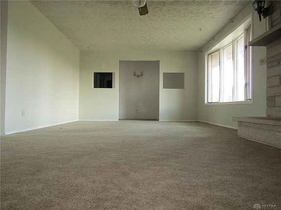 3rd image of 4968 Chesham Dr
