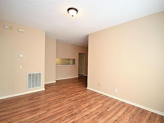5th image of 2115 Dublin Dr