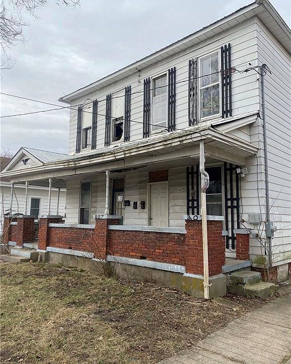 2nd image of 207 N 18th St