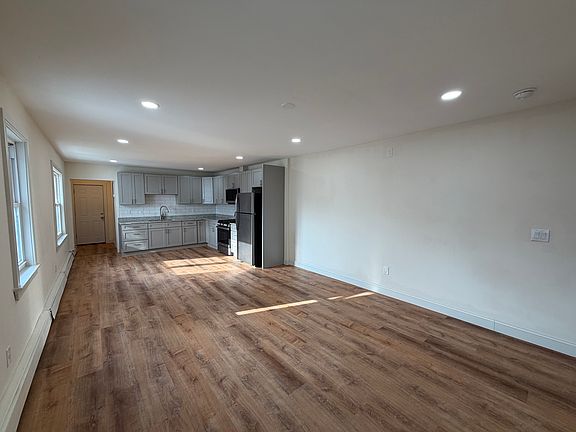 5th image of 204 Zerby Ave #1/2