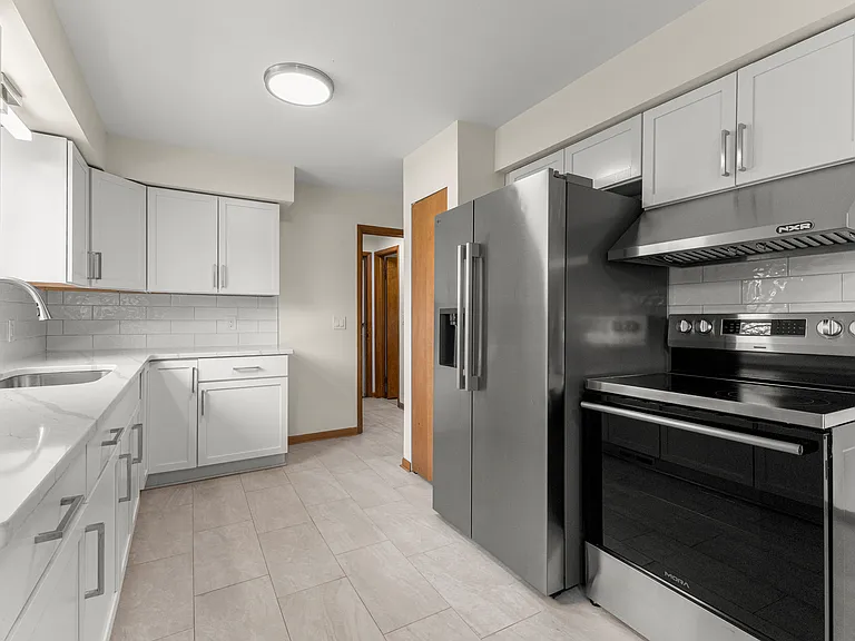 20325 Westview Dr — Photo 24